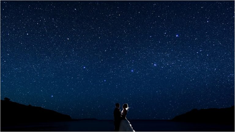 Bride and groom on maenporth beach in falmouth