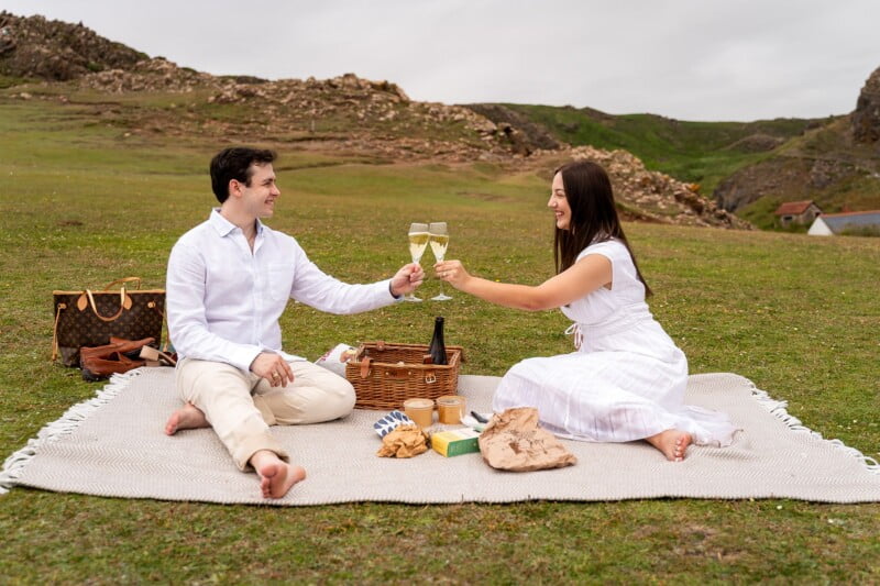 Stunning wedding proposal at Kynance Cove 17 picnic wedding proposal in Cornwall