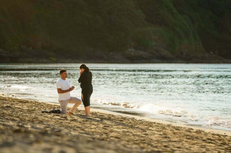 getting proposed to on the beach in cornwall